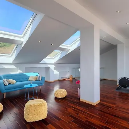 Beautiful In With Outdoor Swimming Pool *