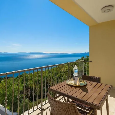 Beautiful In With Outdoor Swimming Pool