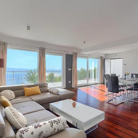 Beautiful In With Outdoor Swimming Pool * Opatija